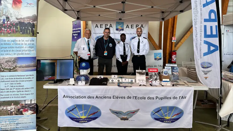 Le stand de l'AEPA aux JPO de la BA 125