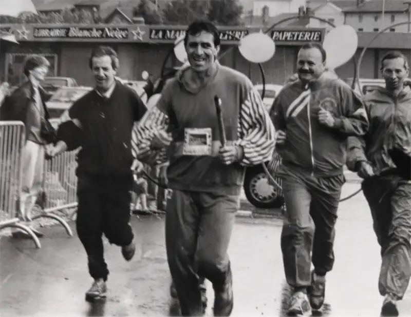 Jean-Claude Nallet est au premier plan. Il va bientôt passer la flamme à son copain Milo au second plan à droite sur la photo. Photo d'archives DR