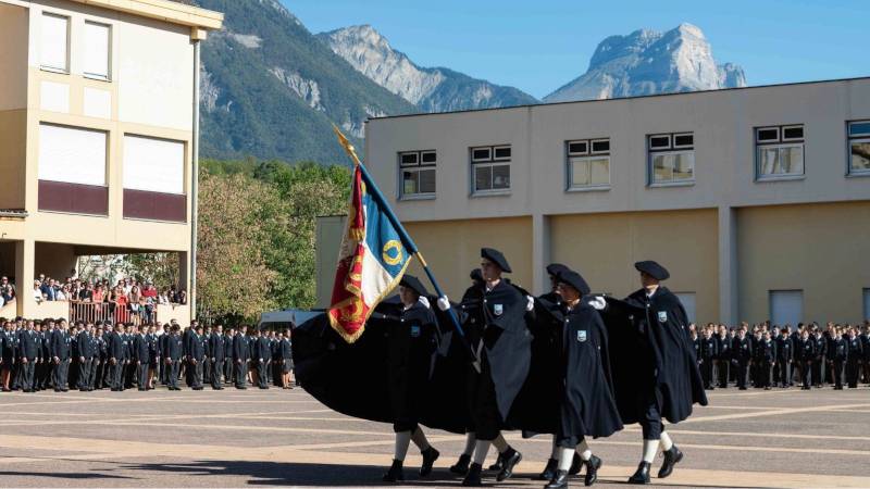 Le drapeau et sa garde