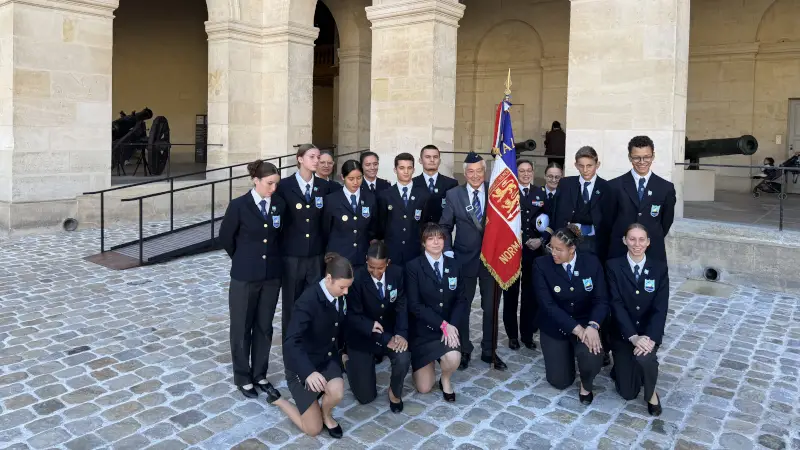 Une délégation de l'EPAE à la messe de la cérémonie du souvenir